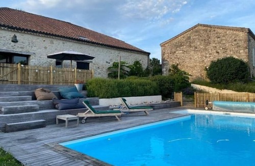 La Sauvetat-sur-Lede House | Stylish, spacious farmhouse 'Crouzillac' with private heated pool