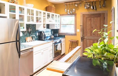 Armory Park House | Stylish Spacious Converted Bakery★Best Downtown Location★ Walk to Everything