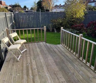 Beverley House | Stylish spacious home in Beverley Families, Contractors, Long stay welcome