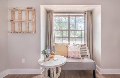 Jonesboro House | Stylish & Spacious Home Near ATL