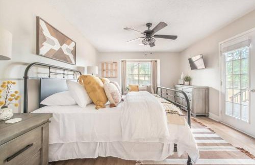 Jonesboro House | Stylish & Spacious Home Near ATL