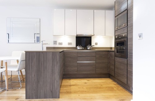 Evelyn Apartment | Stylish, spacious two bed family apartment with placing