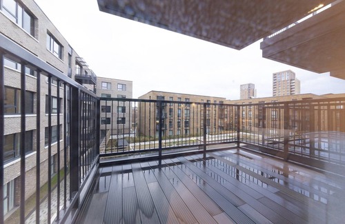Evelyn Apartment | Stylish, spacious two bed family apartment with placing