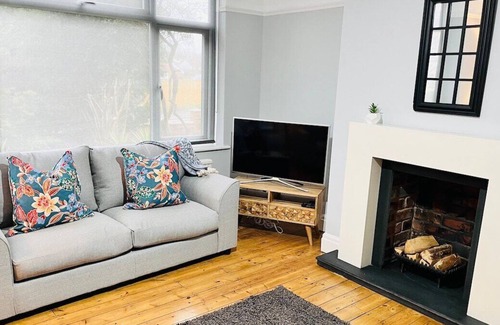 Horsforth House | Stylish Stay in Horsforth Lodge