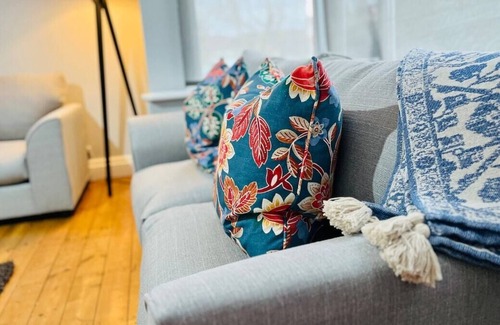 Horsforth House | Stylish Stay in Horsforth Lodge