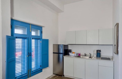 Puerta de Tierra Apartment | Stylish Stay with Walkable Beach Access and Cafes