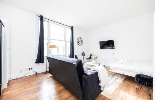 Fulham Broadway House | Stylish Studio Apartment In Fulham