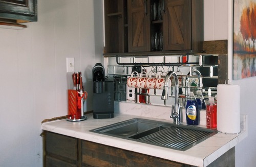 St Ignace Cabin | Stylish Studio Cabin in St. Ignace – Near Mackinac Ferry, WiFi & AC