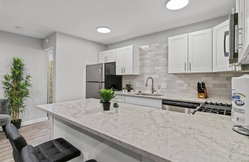 Clarksville Apartment | Stylish Studio Downtown Evonify