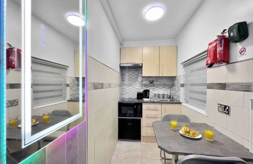 Maerdy Apartment | Stylish Studio Suite w/VIP lounge access - Maerdy