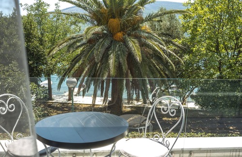 Denovici Apartment | Stylish Studio with Balcony & Sea View