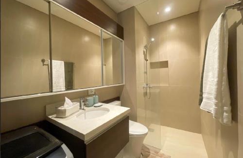 Maribago Resort | Stylish Tambuli Resort Condotel with panoramic Mactan seaview from high floor