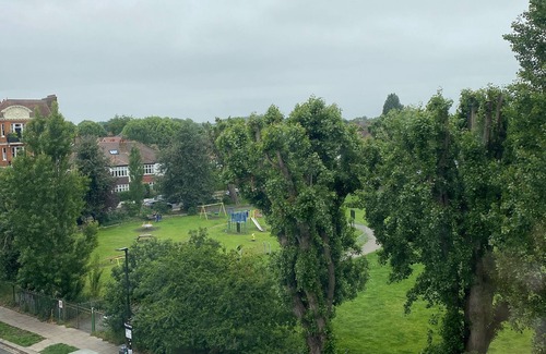 Ravenscourt Park Apartment | Stylish, top floor, loft-style flat in West London