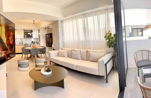 Viejo Arroyo Hondo Apartment | Stylish Upscale Condo, Amazing Terrace with Pool, Great City Views, Near All
