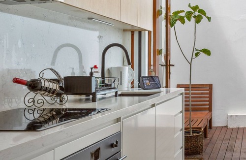 Pyrmont Apartment | Stylish Urban Retreat in the Heart of Pyrmont