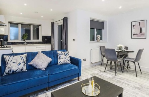 Southend-on-Sea Apartment | Stylish & Vibrant 1BR City Centre Nr High St & Southend Beach by Luxiety Stays