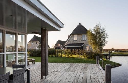 Delfstrahuizen Villa | Stylish Villa by the Water