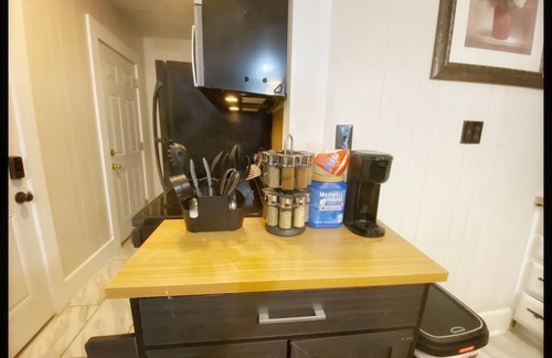 Oakdale Apartment | Stylish walk-in private one bedroom apt