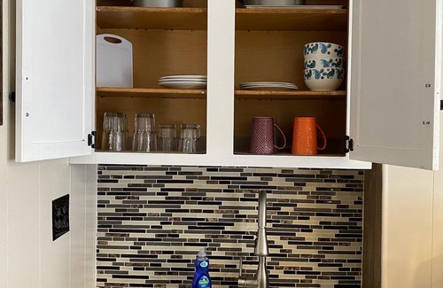 Oakdale Apartment | Stylish walk-in private one bedroom apt