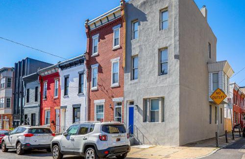 Brewerytown House | Stylish, Walkable Rowhouse Near Art Museums and Zoo!