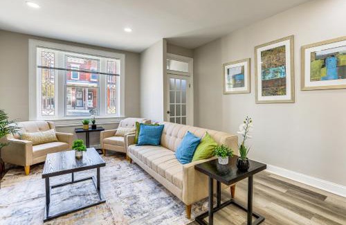 Brewerytown House | Stylish, Walkable Rowhouse Near Art Museums and Zoo!