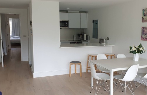 Angel Apartment | Stylish waterside apartment, near The Angel, a historic part of central London