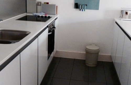 Angel Apartment | Stylish waterside apartment, near The Angel, a historic part of central London