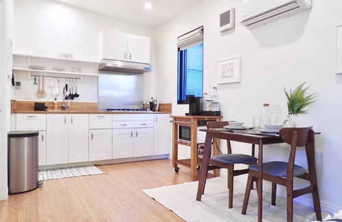 Westlake House | Stylish Westlake Guest House/Large Yard/Mountain View/Parking/Central Location
