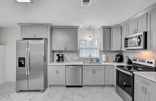 Lakeview  Jefferson County House | Stylishly Remodeled 2-Bedroom home in Orangefield