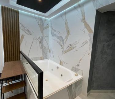 Centro Apartment | Suíte Gold com Hidromassagem 301