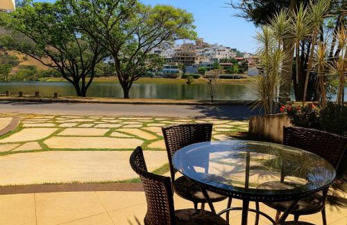 Capitolio House | Suíte com Vista para o Lago em Capitólio, acesso a piscina adulto e infantil, quadra de beach tênis e playgroud