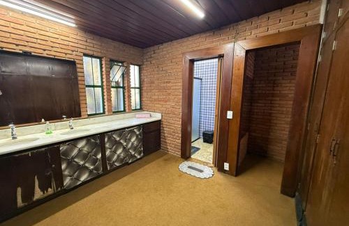 Botucatu House | Suíte king com ar condicionado