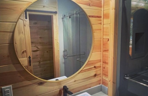 Park City Hotel | SUADA-Superior ADA Cabin