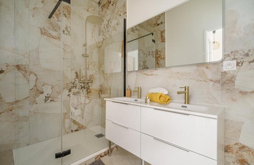 Vauban Apartment | Sublime appartement avec Terrasse & Climatisation