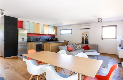 Villevieille Villa | Sublime single storey house in wood frame of 130 m² with garden and pool