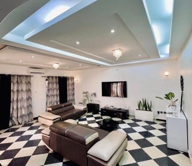 Littoral Department Villa | Sublime villa privée de 5 chambres à 1km de la Plage