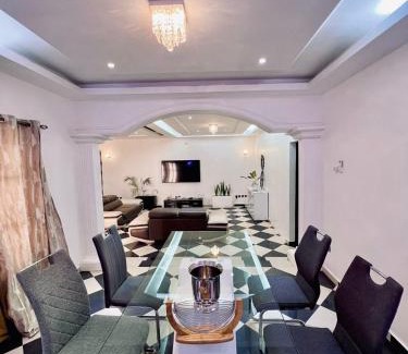 Littoral Department Villa | Sublime villa privée de 5 chambres à 1km de la Plage