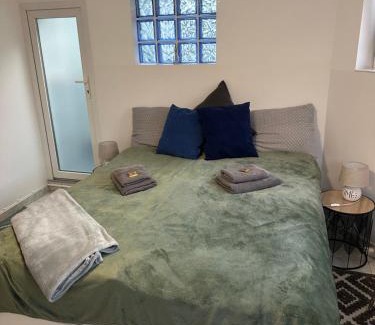 Calea Sever Bocu Apartment | Subterranean idyll in the House of Peace