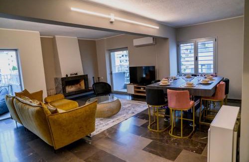 Palaio Faliro Apartment | Subtle 3 bed Luxury with a View