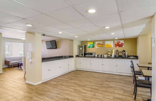 Kingsland Hotel | Suburban Studios Hotel Kingsland Near I-95