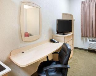 Morgantown Hotel | Suburban Studios Morgantown