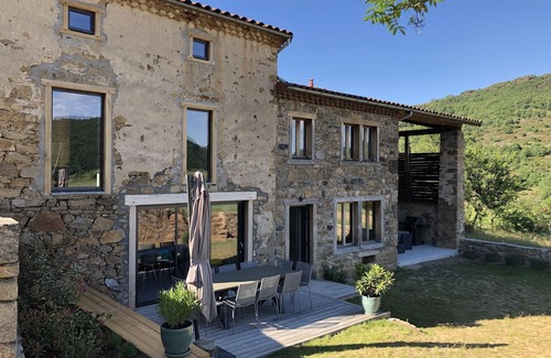 Villeneuve-dʼAllier House | Succumb to the Auzat Mania