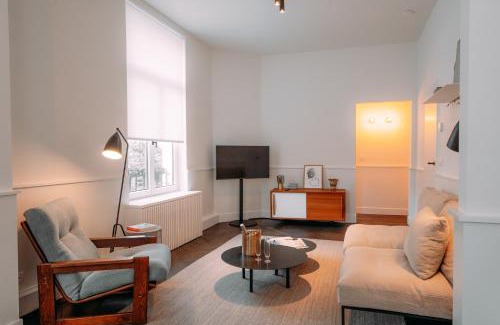 South Antwerp Apartment | Sud d'Anvers