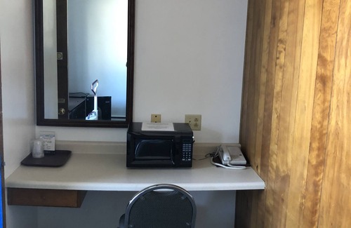 Marengo Hotel | Sudbury Court Motel and RV Park