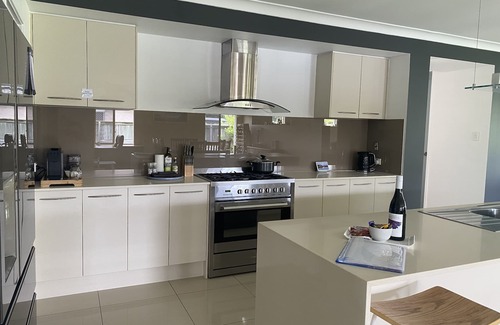 Pelican Waters House | Suit 10-12 people, golf course views, kangaroos at the gate, pool,nPet friendly