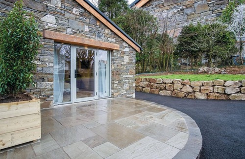 Pen-y-cae Apartment | Suite 1 - Sleeping Giant Hotel - Pen Y Cae Inn