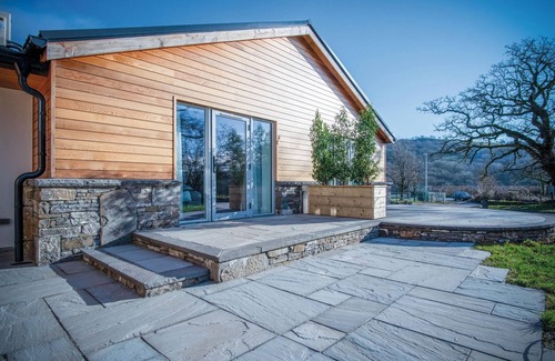 Pen-y-cae Apartment | Suite 10 - Sleeping Giant Hotel - Pen Y Cae Inn