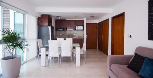 Las Penas Apartment | Suite 206, Riverfront, vista al río, Puerto Santa Ana, Guayaquil