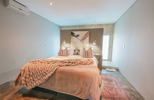 Windhoek Hotel | Suite 9 The Village