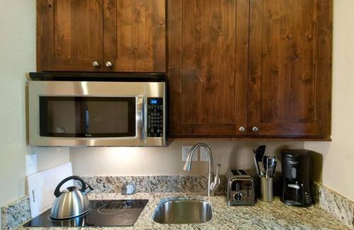 Breckenridge Apartment | Suite at Grand Lodge Peak 7 Ski-in/out